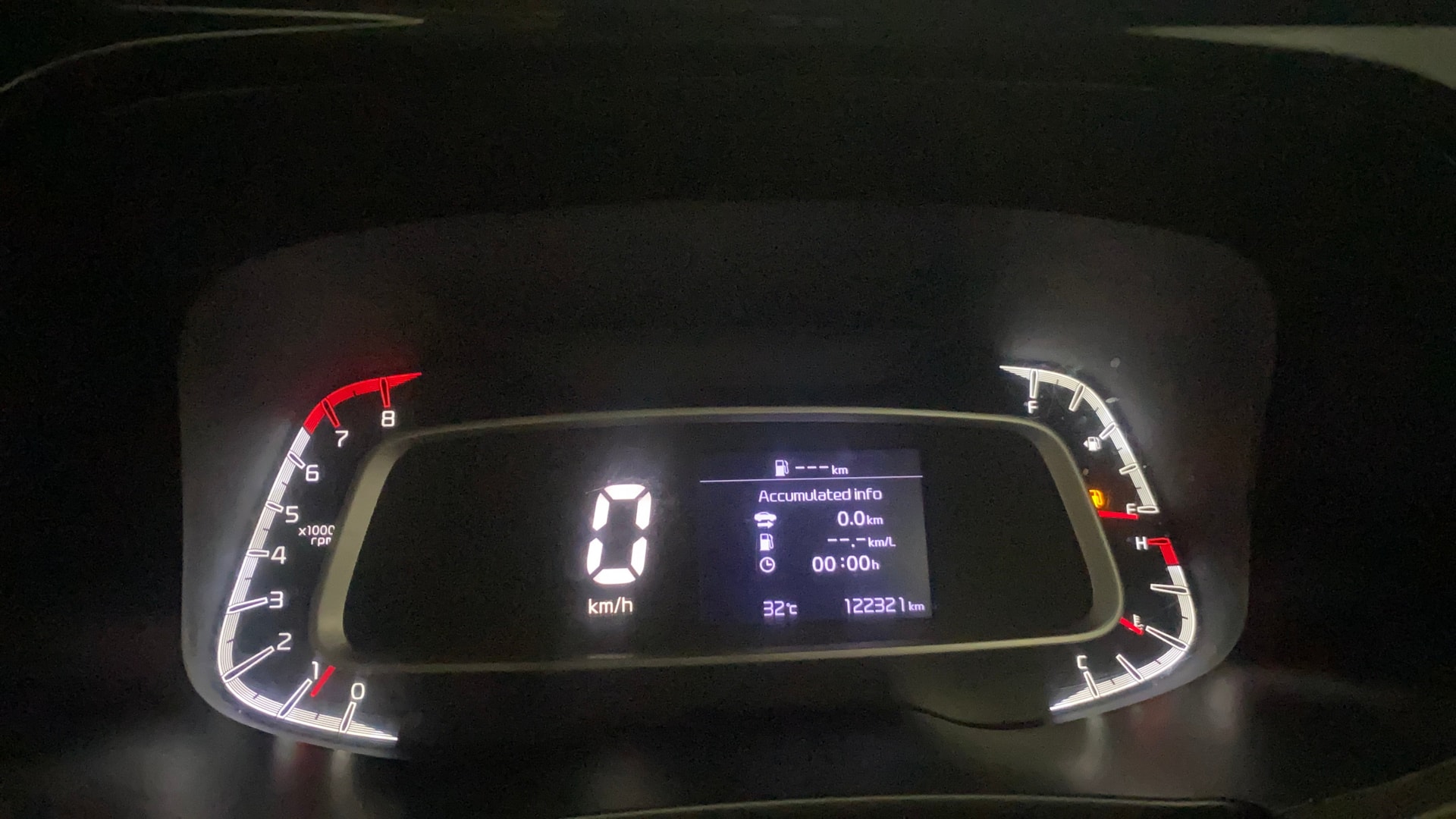 View 2020 Kia Sonet HTK Plus Petrol Image 35 Used 2020 Kia Sonet HTK Plus Petrol Image 35