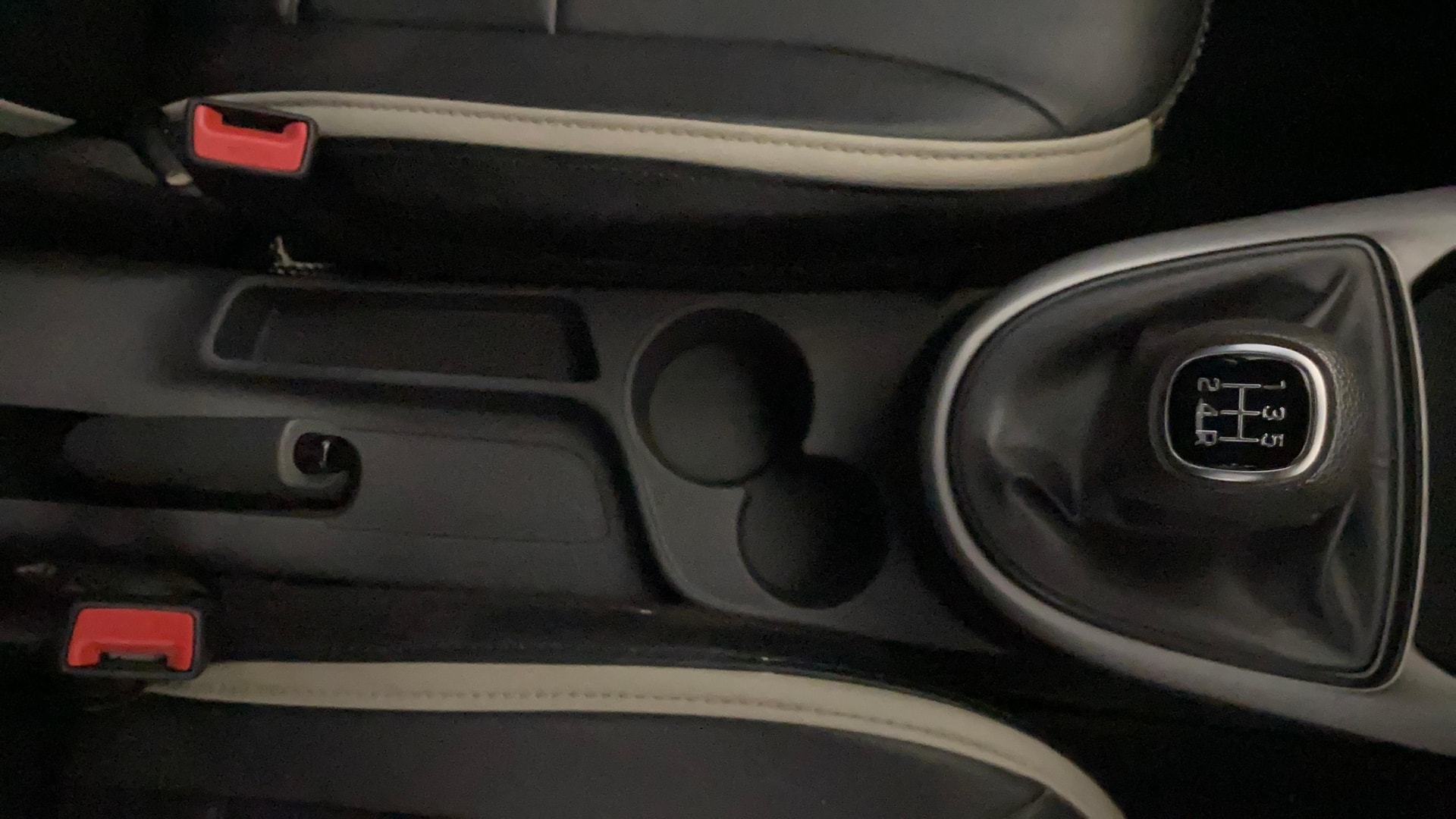 View 2022 Hyundai Grand i10 Nios Sportz Petrol Image 44 Used 2022 Hyundai Grand i10 Nios Sportz Petrol Image 44