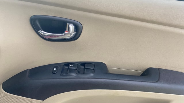View Hyundai i10 Image 33 Used Hyundai i10 Image 33