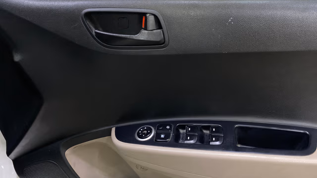 View Hyundai Grand i10 Image 32 Used Hyundai Grand i10 Image 32