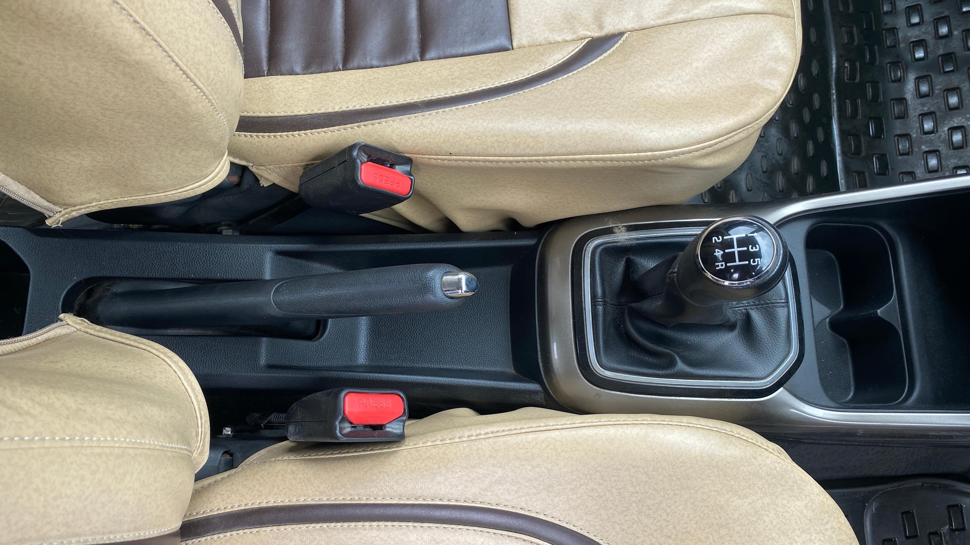 View 2018 Maruti Suzuki 1000 Base Variant Image 37 Used 2018 Maruti Suzuki 1000 Base Variant Image 37