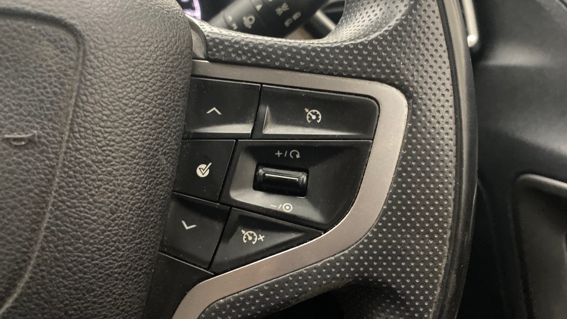 View 2020 Tata Harrier XE Image 3 Used 2020 Tata Harrier XE Image 3