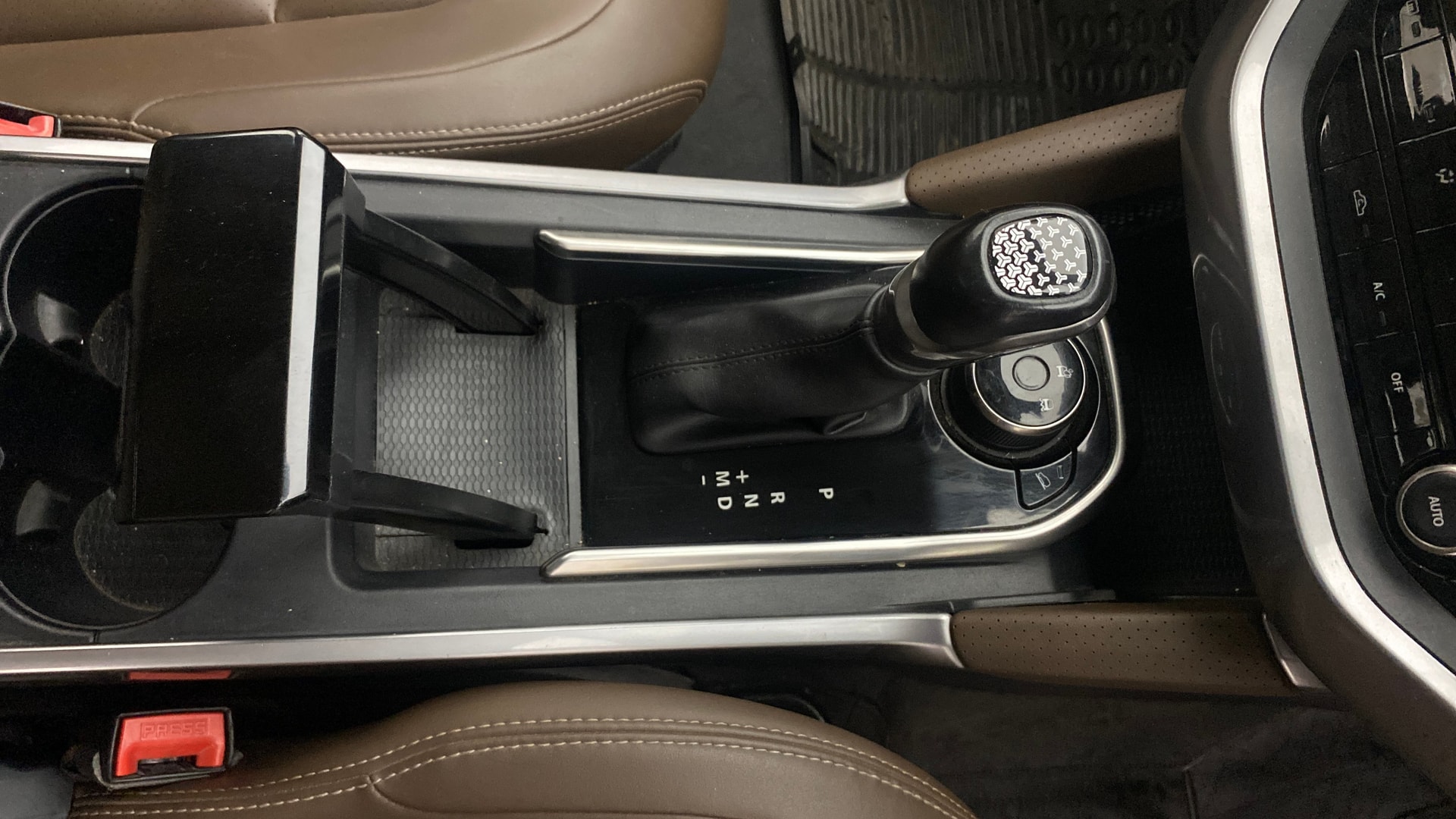 View 2020 Tata Harrier XE Image 41 Used 2020 Tata Harrier XE Image 41