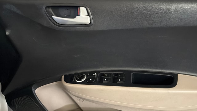 View Hyundai Grand i10 Image 32 Used Hyundai Grand i10 Image 32