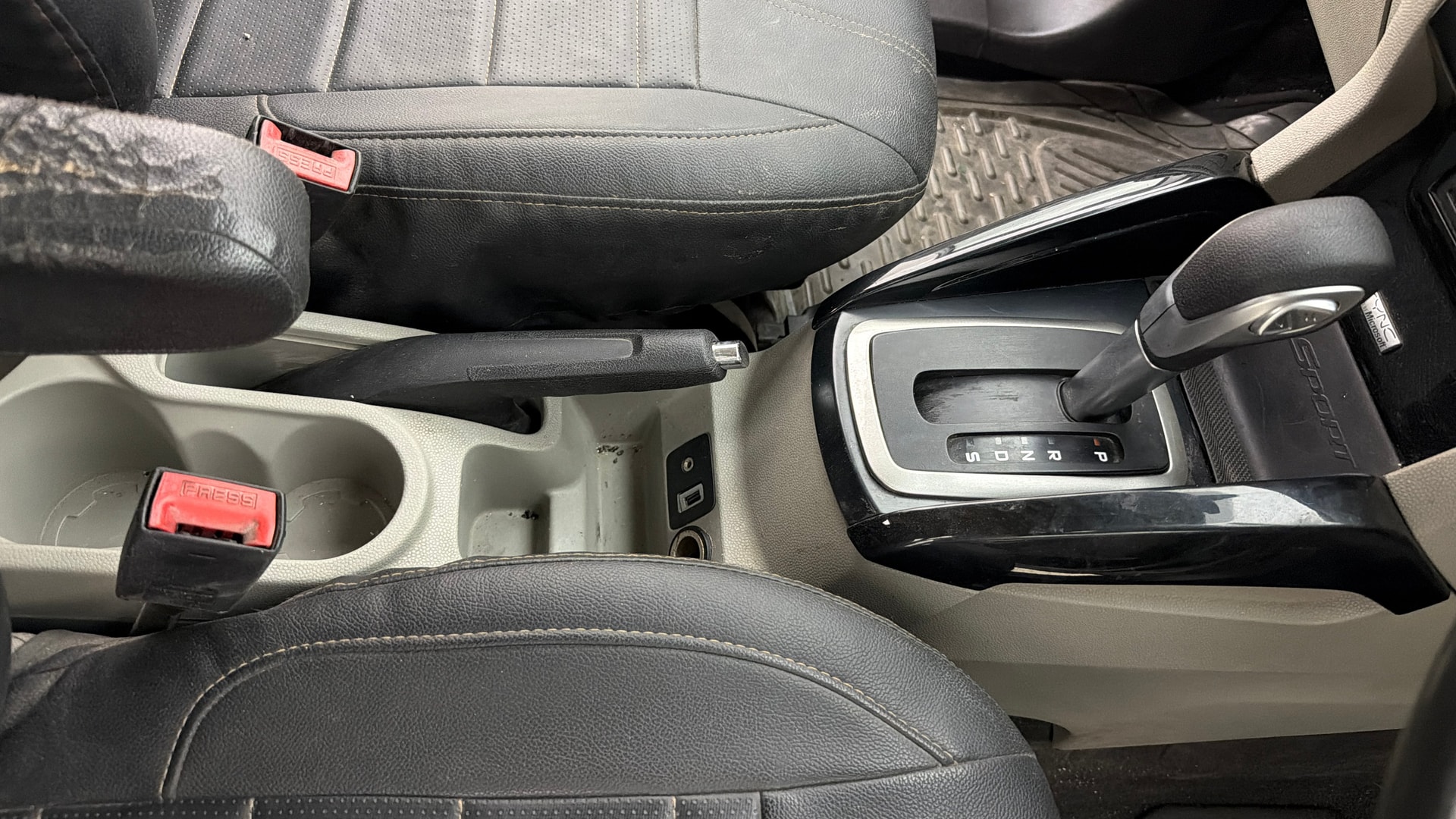 View 2015 Ford EcoSport 1.5 TDCi Diesel Ambiente BS IV Image 38 Used 2015 Ford EcoSport 1.5 TDCi Diesel Ambiente BS IV Image 38