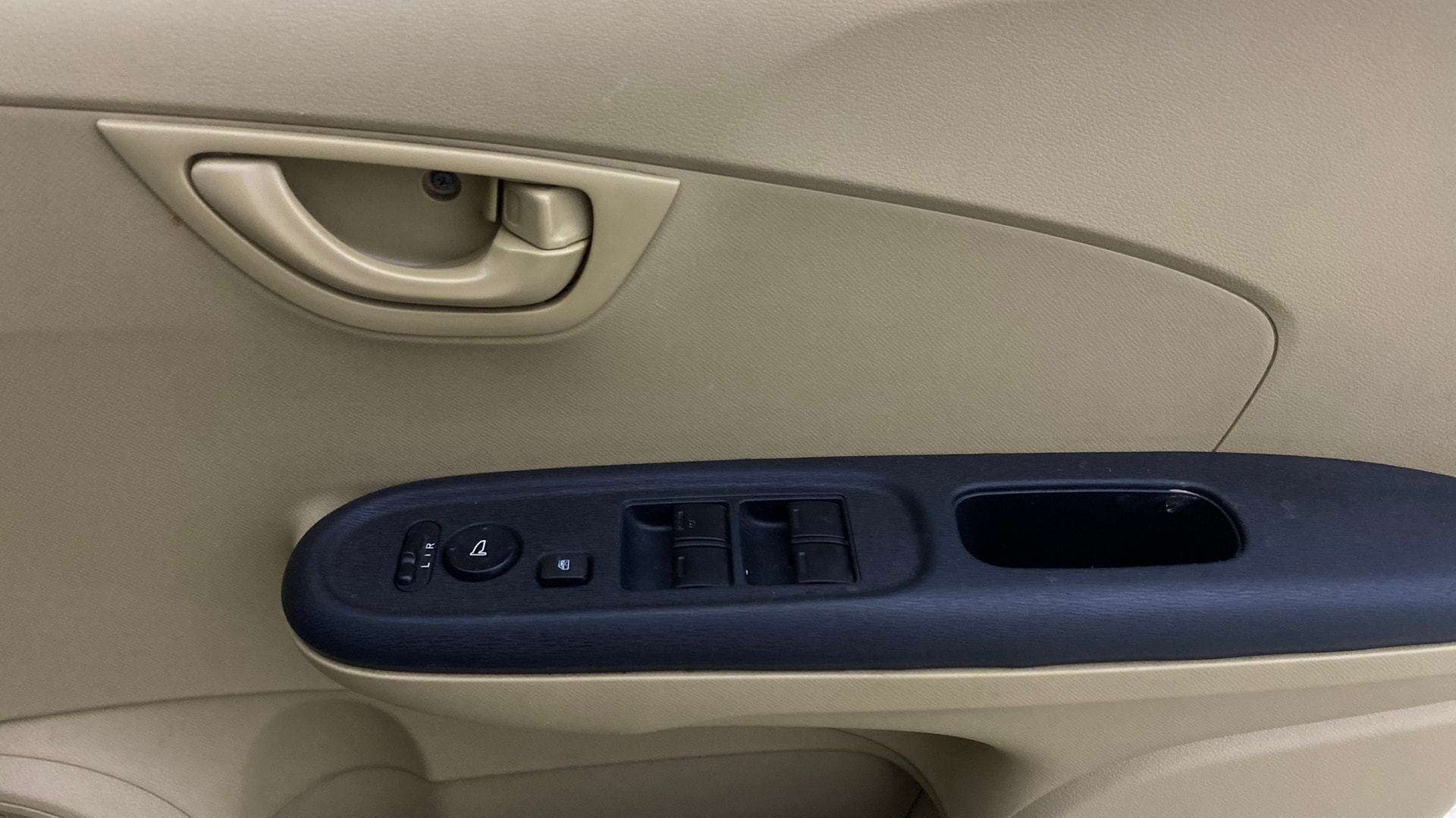 View 2015 Honda Amaze E MT Petrol BS IV Image 32 Used 2015 Honda Amaze E MT Petrol BS IV Image 32