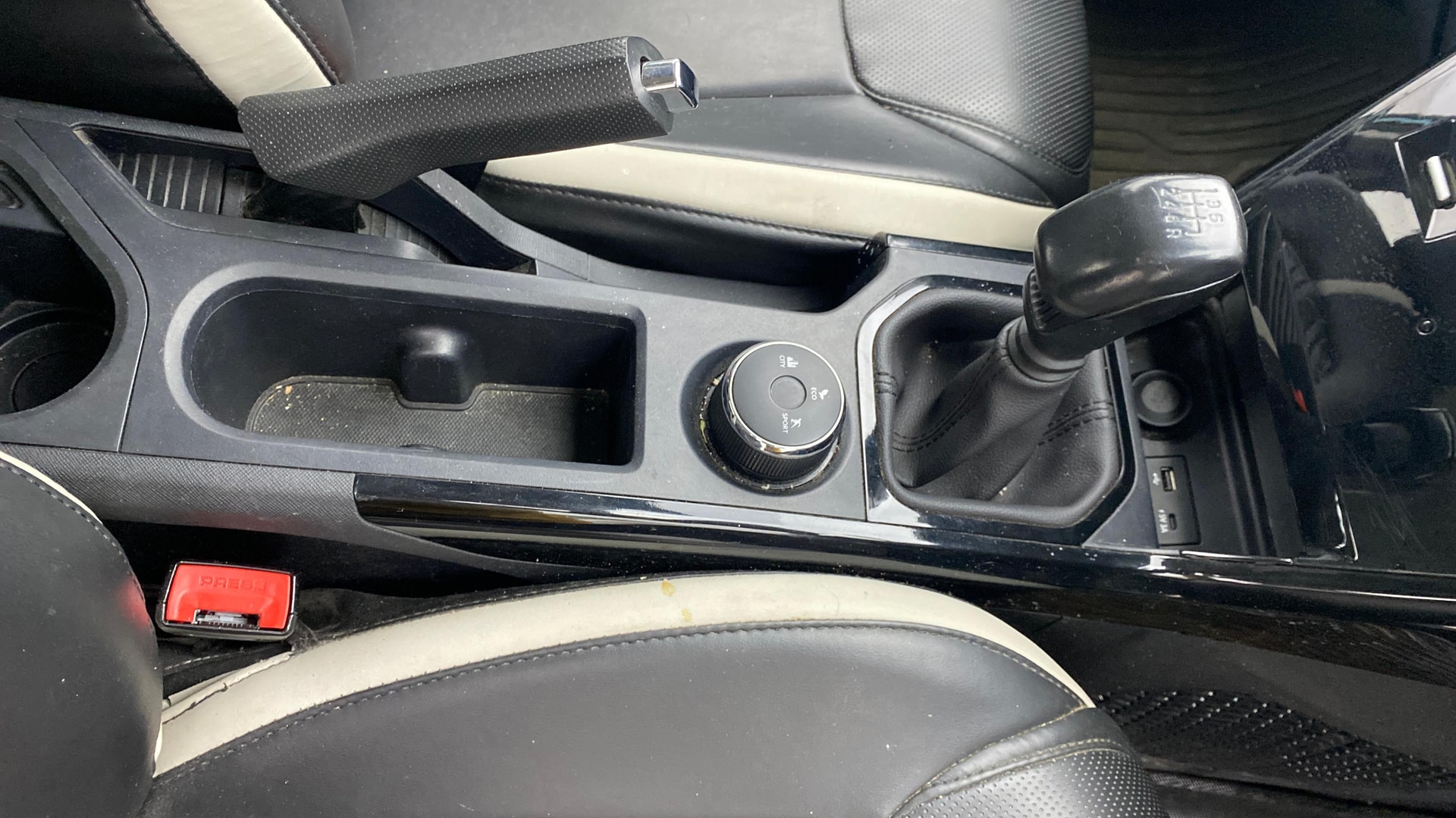 View 2023 Tata Nexon Revotron XE Image 39 Used 2023 Tata Nexon Revotron XE Image 39