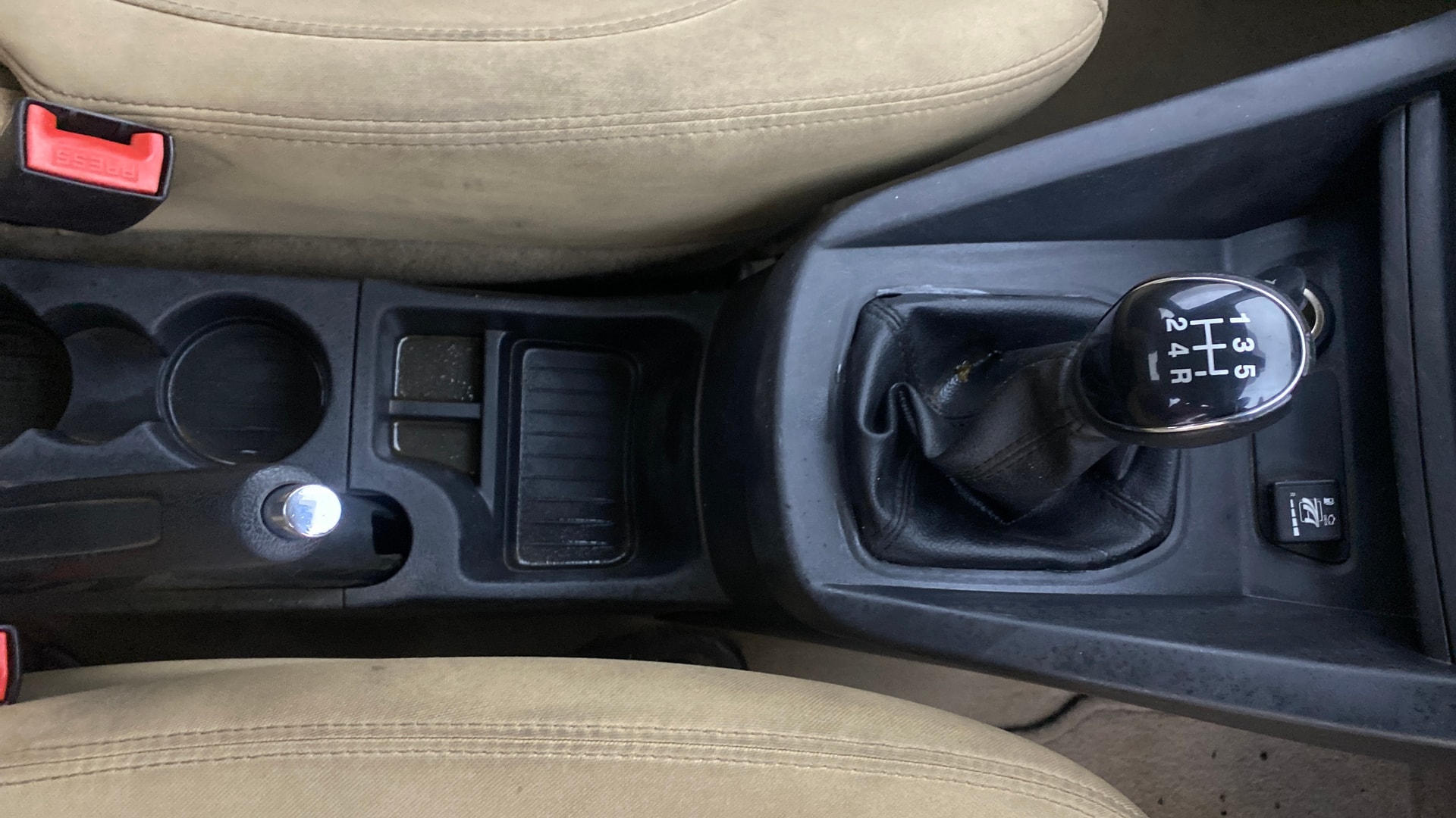 View 2018 Ford Figo Aspire 1.2P Ambiente MT BS IV Image 38 Used 2018 Ford Figo Aspire 1.2P Ambiente MT BS IV Image 38