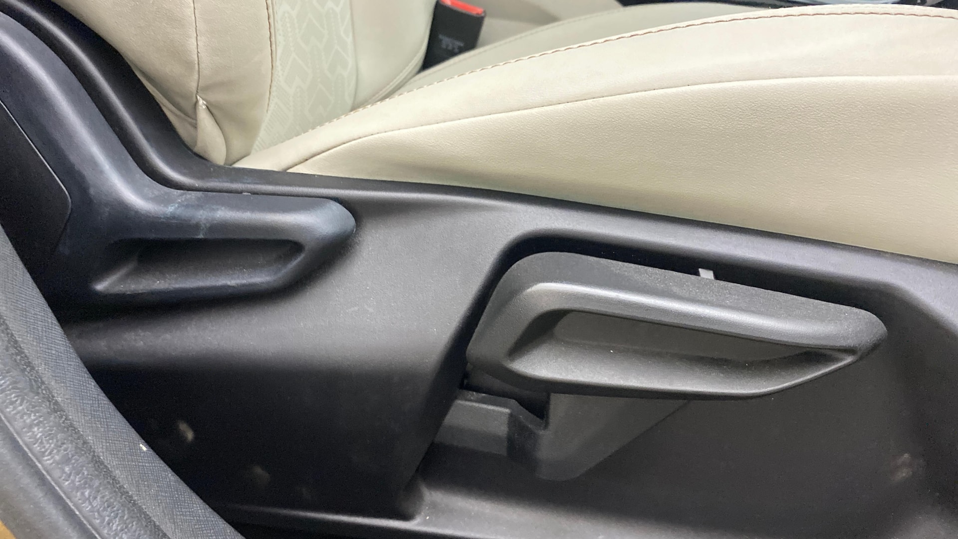 View 2022 Tata Nexon Revotron XE Image 18 Used 2022 Tata Nexon Revotron XE Image 18