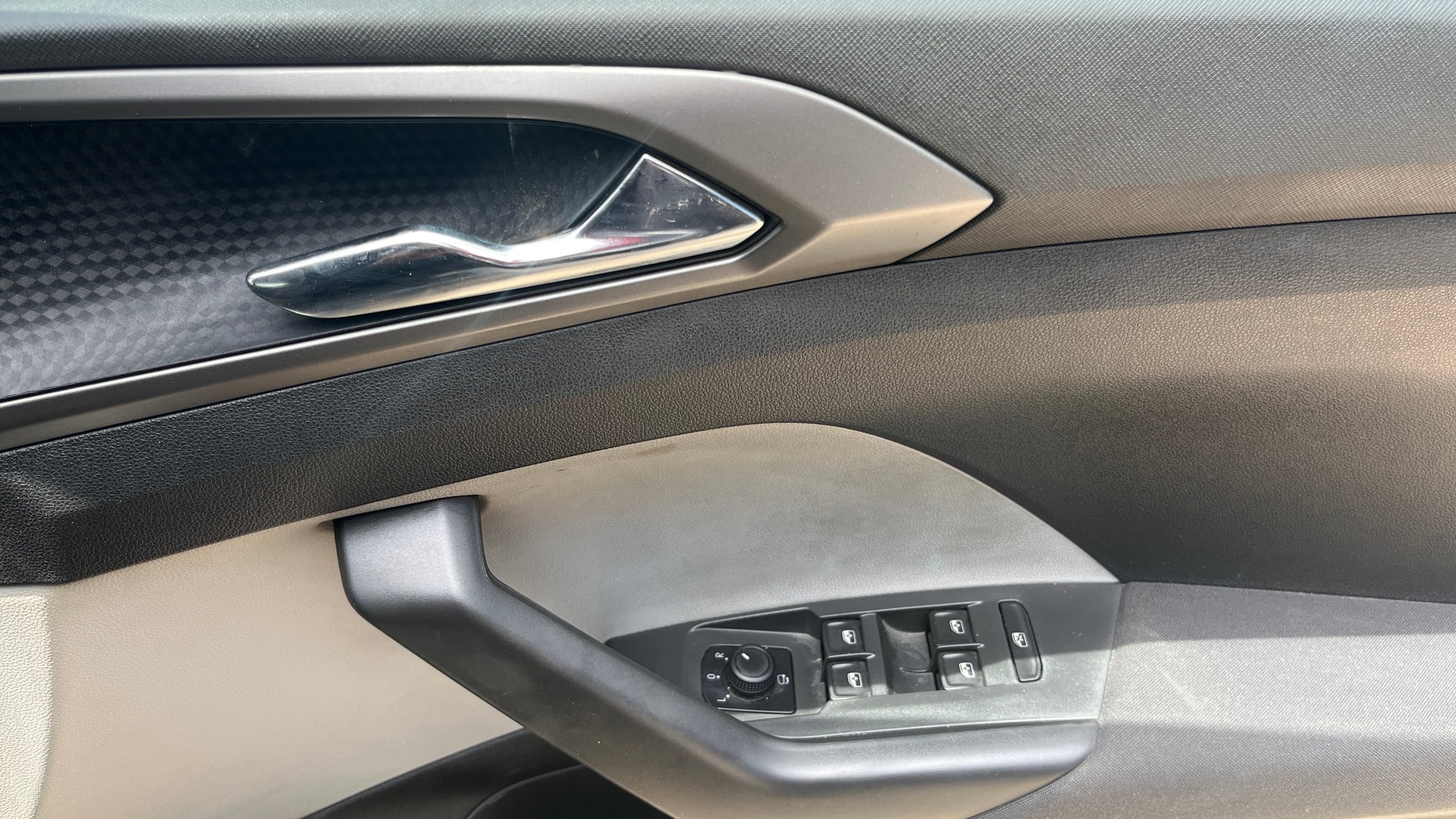 View 2023 Skoda Kushaq Ambition 1.5 TSI MT Image 33 Used 2023 Skoda Kushaq Ambition 1.5 TSI MT Image 33