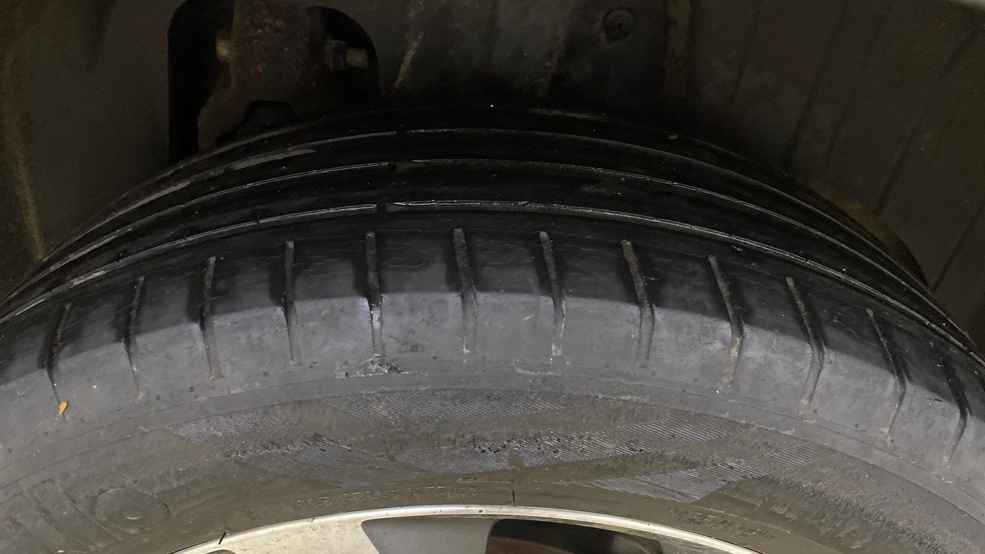 View 2019 Mahindra XUV300 W4 Petrol BS IV Image 19 Used 2019 Mahindra XUV300 W4 Petrol BS IV Image 19