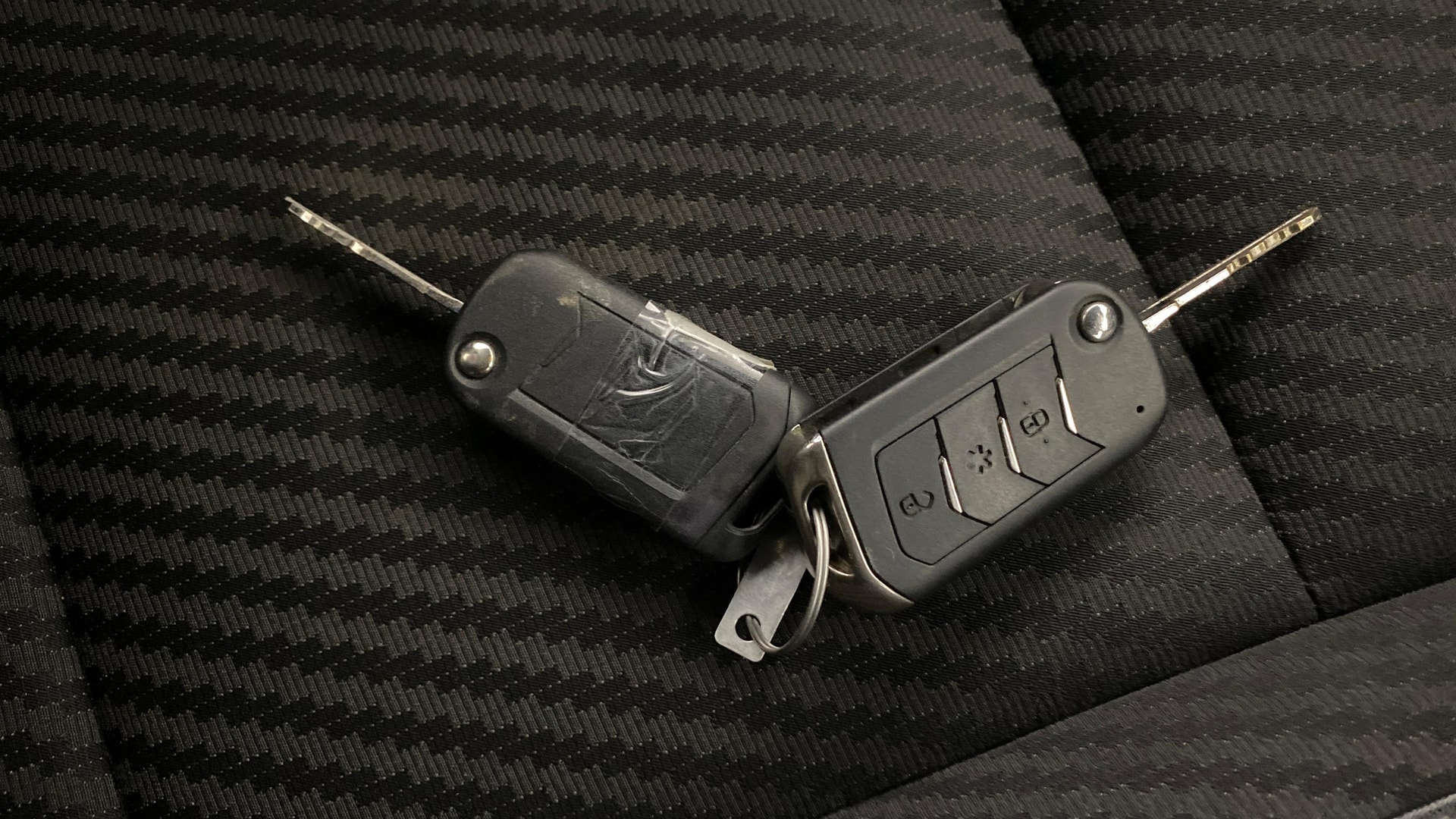 View 2023 Mahindra Thar AX Standard Manual Soft Top 6 Seater Image 26 Used 2023 Mahindra Thar AX Standard Manual Soft Top 6 Seater Image 26
