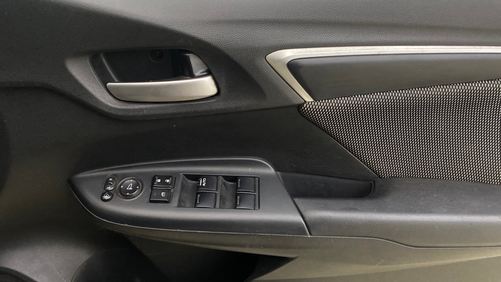 View 2017 Honda WR-V S MT Diesel Edge Edition Image 34 Used 2017 Honda WR-V S MT Diesel Edge Edition Image 34