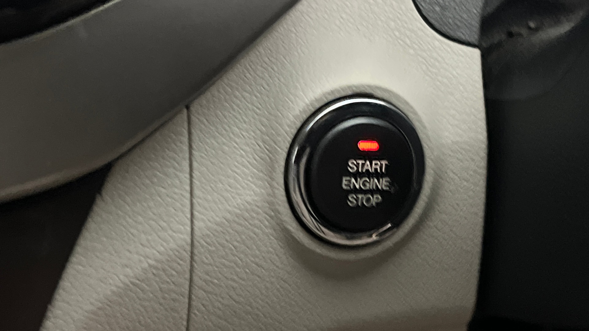 View 2020 Mahindra XUV300 W4 Petrol BS IV Image 35 Used 2020 Mahindra XUV300 W4 Petrol BS IV Image 35