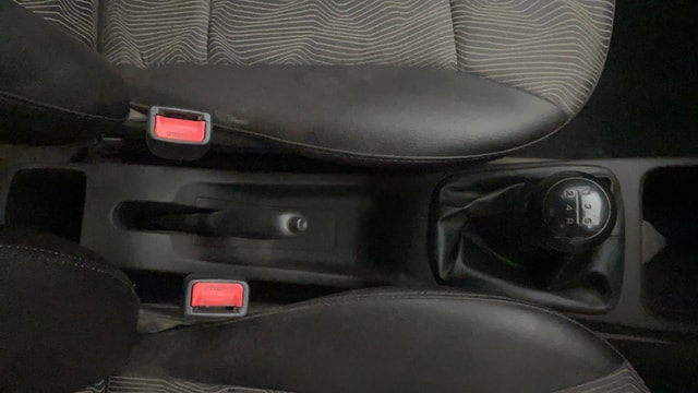 View Hyundai EON Image 38 Used Hyundai EON Image 38