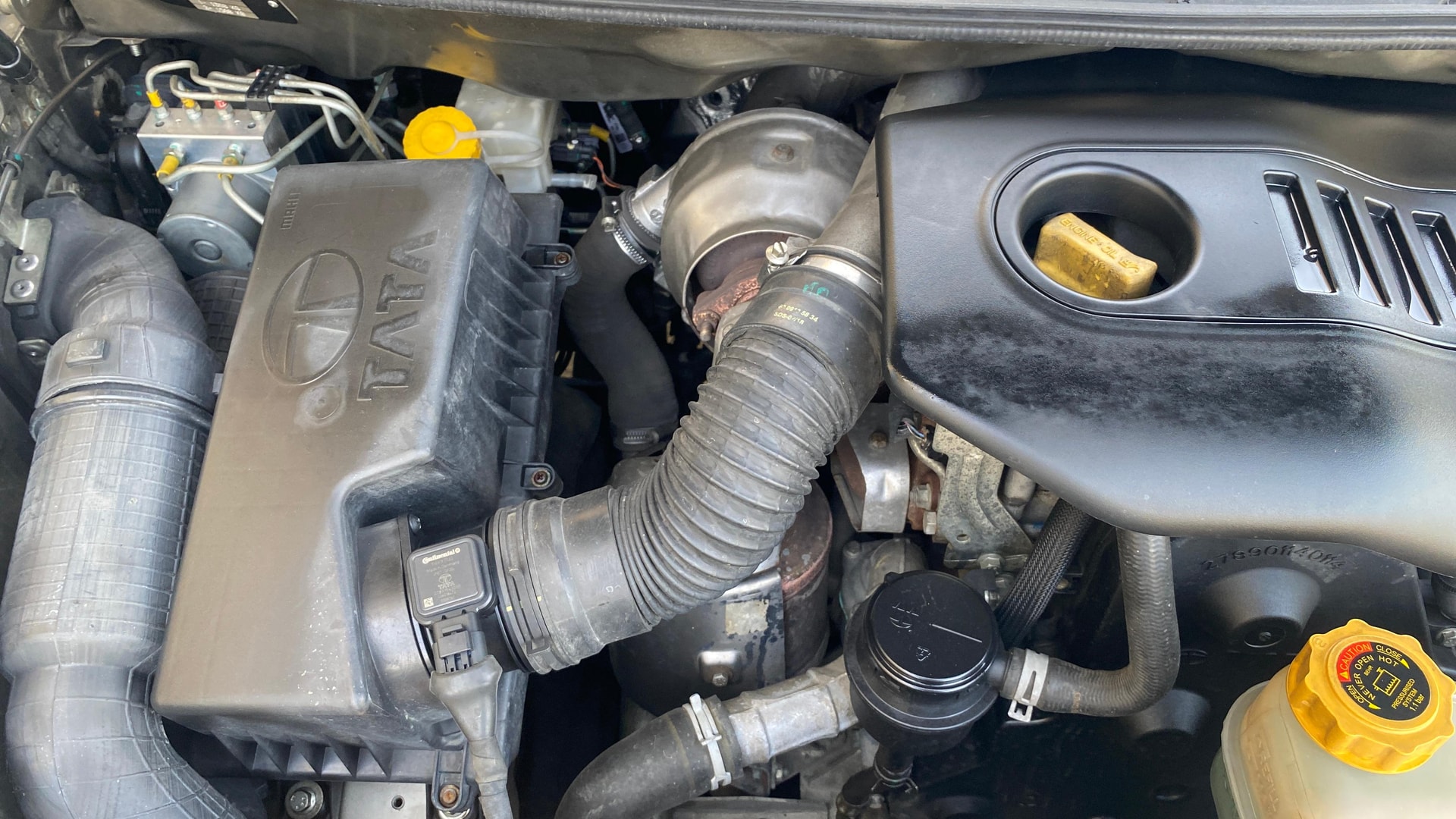 View 2019 Tata Hexa XTA 4X2 Image 4 Used 2019 Tata Hexa XTA 4X2 Image 4