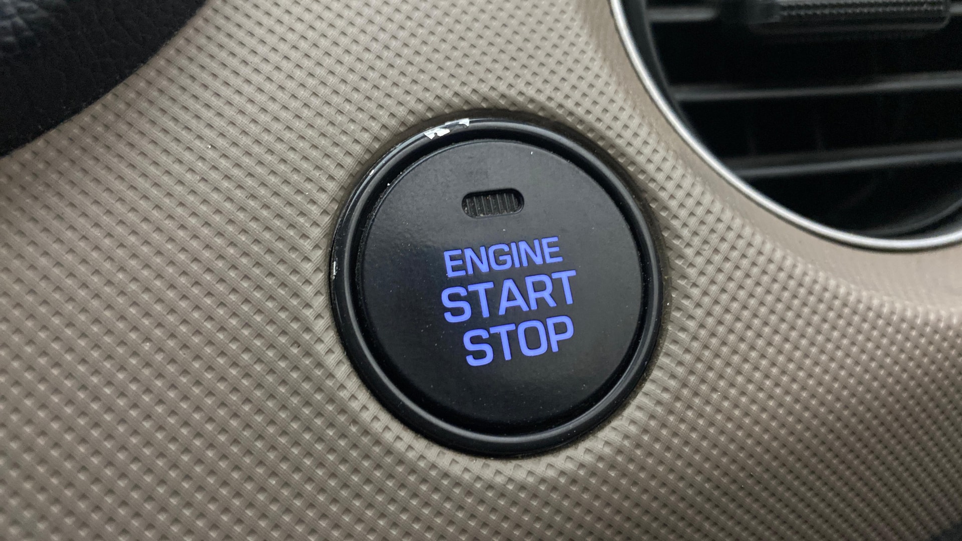 View 2016 Hyundai Grand i10 1.1 Asta Diesel Image 33 Used 2016 Hyundai Grand i10 1.1 Asta Diesel Image 33
