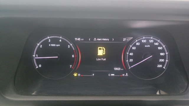 View Mahindra XUV700 Image 34 Used Mahindra XUV700 Image 34