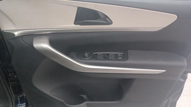 View Mahindra XUV700 Image 33 Used Mahindra XUV700 Image 33