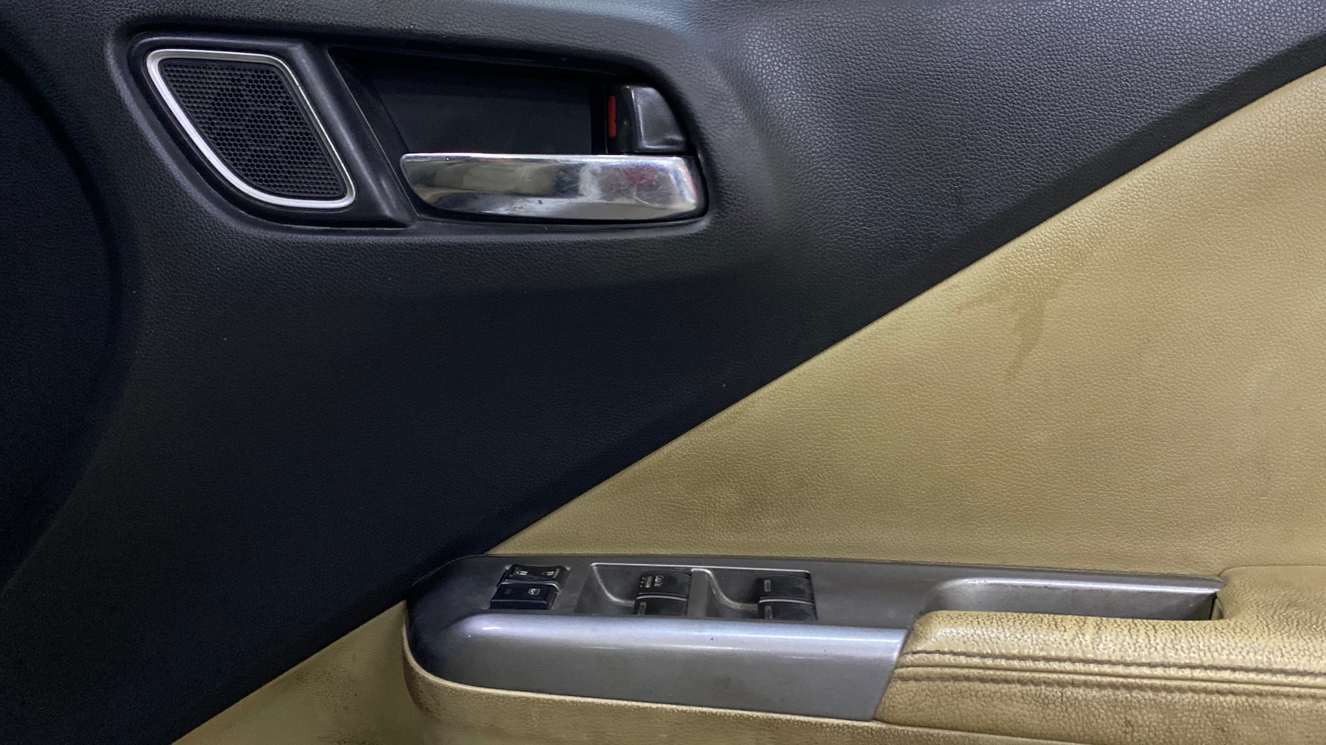 View 2017 Honda City ZX MT Diesel Anniversary Edition Image 38 Used 2017 Honda City ZX MT Diesel Anniversary Edition Image 38