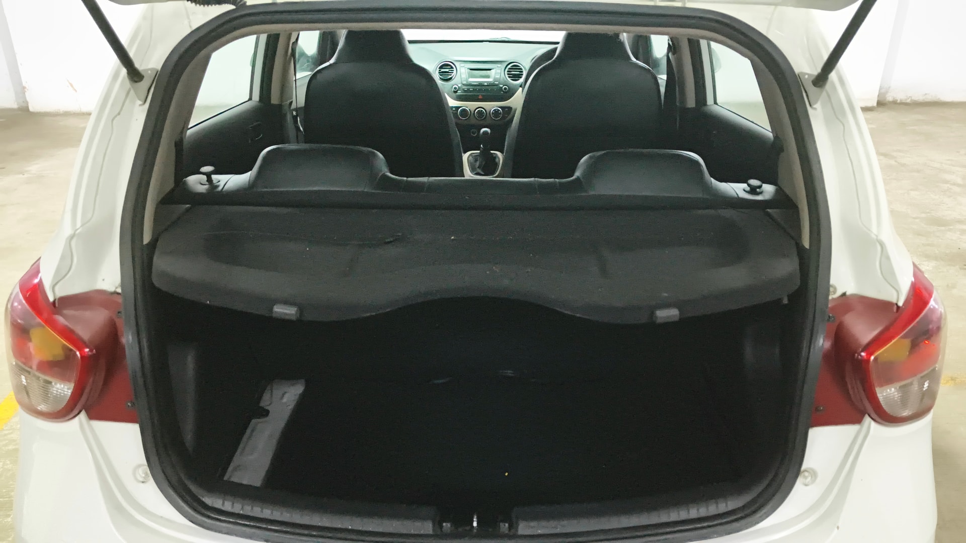 View 2019 Hyundai Grand i10 Magna 1.2 Kappa VTVT Image 11 Used 2019 Hyundai Grand i10 Magna 1.2 Kappa VTVT Image 11