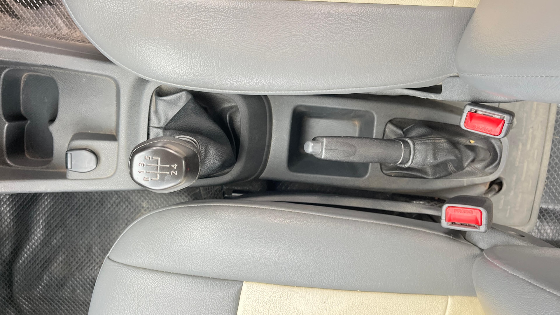 View 2016 Renault Kwid RXL Image 37 Used 2016 Renault Kwid RXL Image 37