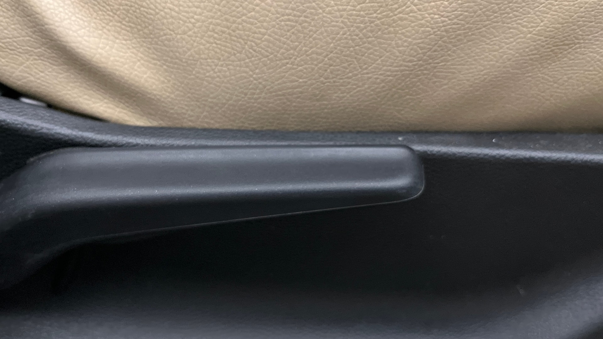 View 2022 Honda City ZX MT Diesel Anniversary Edition Image 19 Used 2022 Honda City ZX MT Diesel Anniversary Edition Image 19