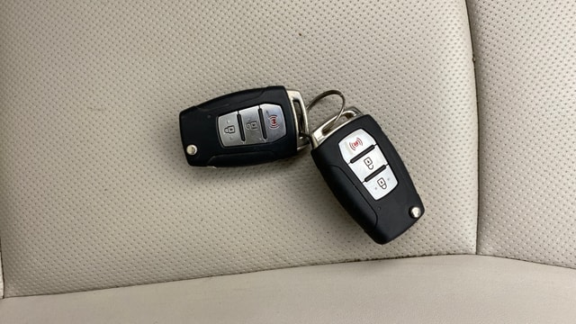 View Mahindra XUV300 Image 19 Used Mahindra XUV300 Image 19