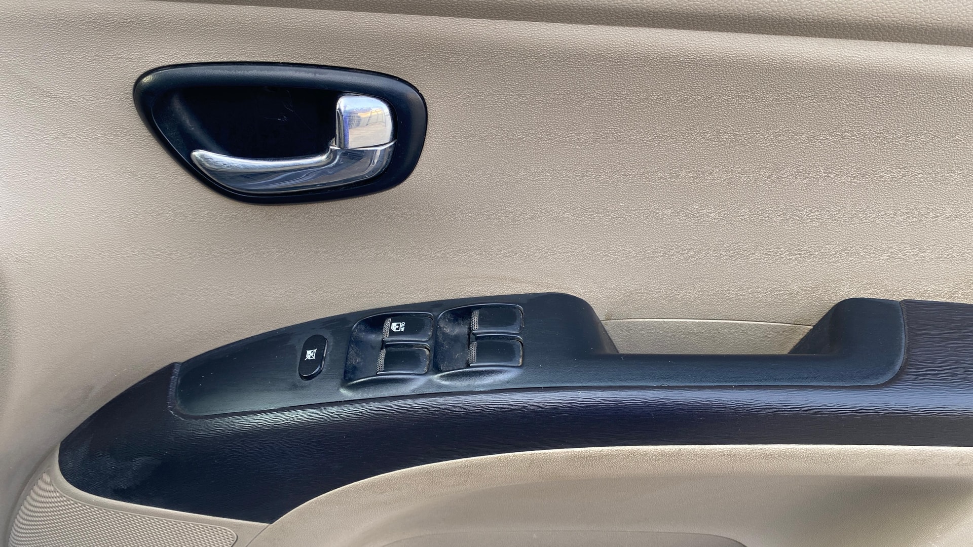 View 2014 Hyundai Grand i10 Sportz 1.2 Kappa Image 32 Used 2014 Hyundai Grand i10 Sportz 1.2 Kappa Image 32