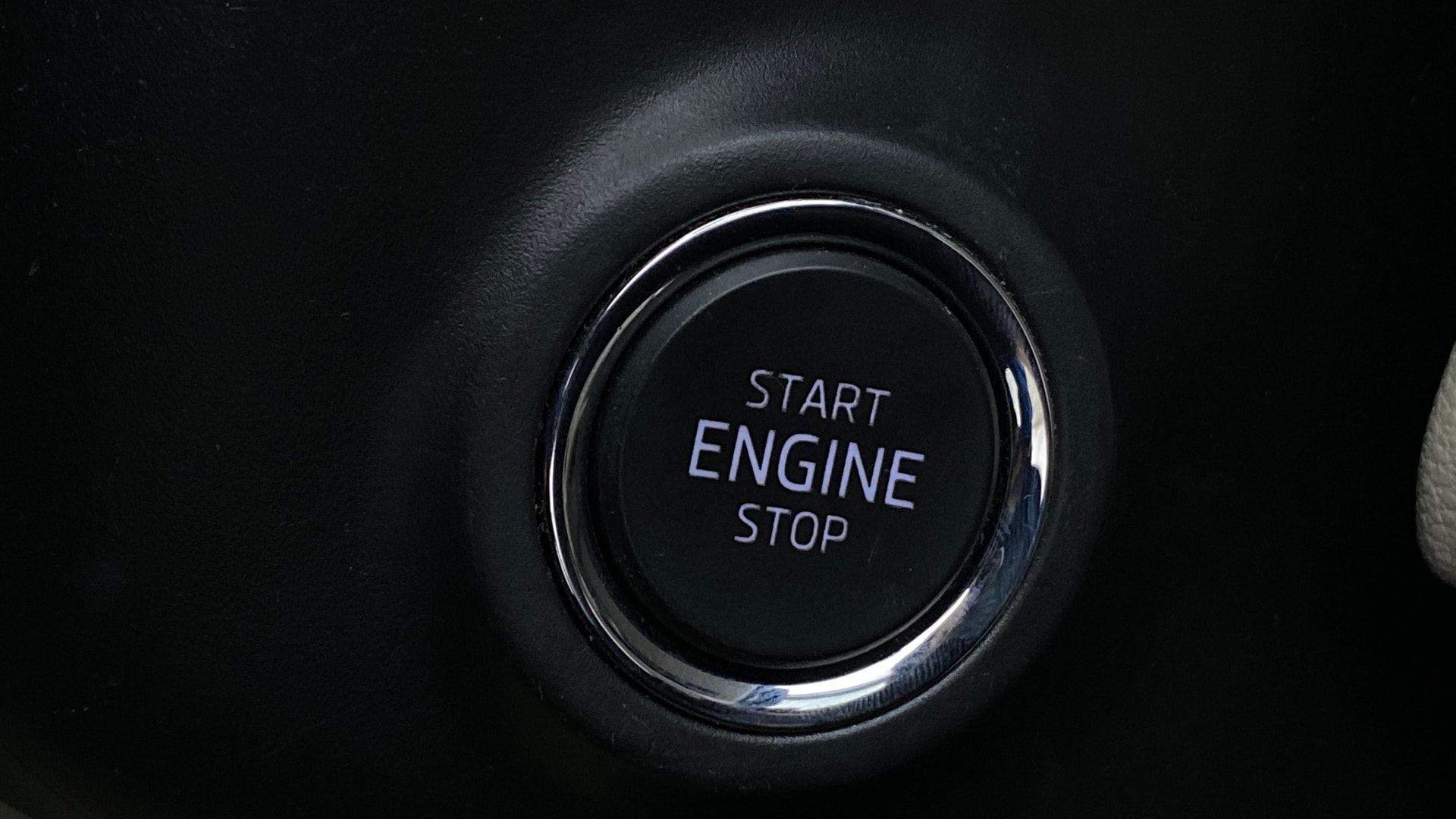 View 2023 Skoda Slavia Style 1.0 TSI AT Image 35 Used 2023 Skoda Slavia Style 1.0 TSI AT Image 35