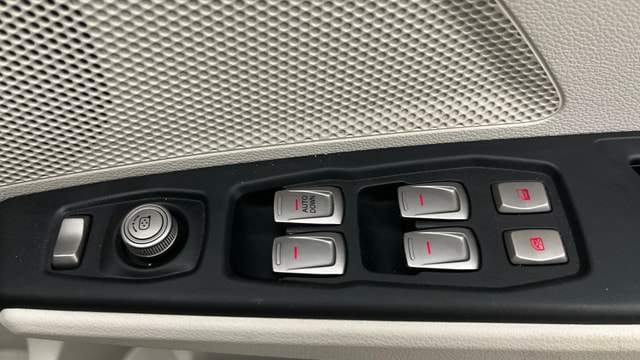 View Mahindra XUV300 Image 33 Used Mahindra XUV300 Image 33