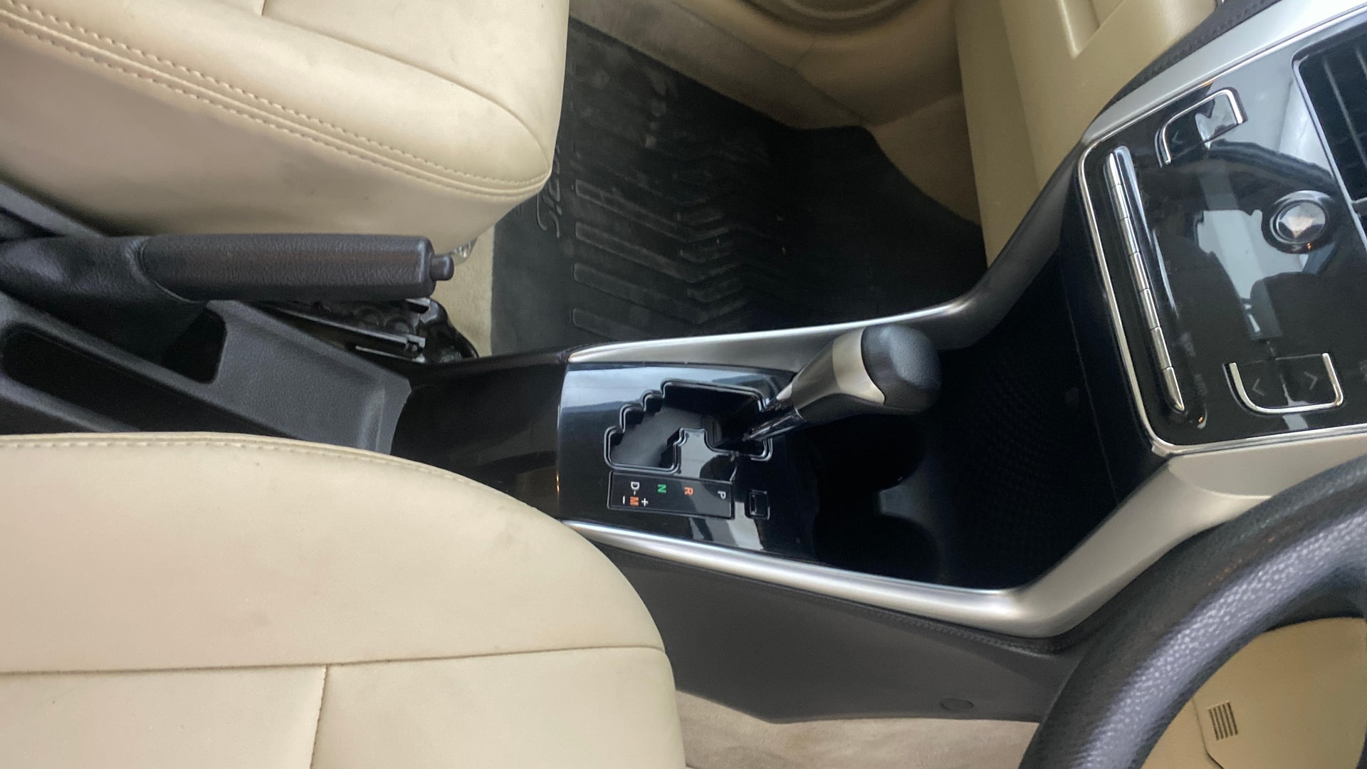View 2018 Toyota Yaris G CVT Image 38 Used 2018 Toyota Yaris G CVT Image 38