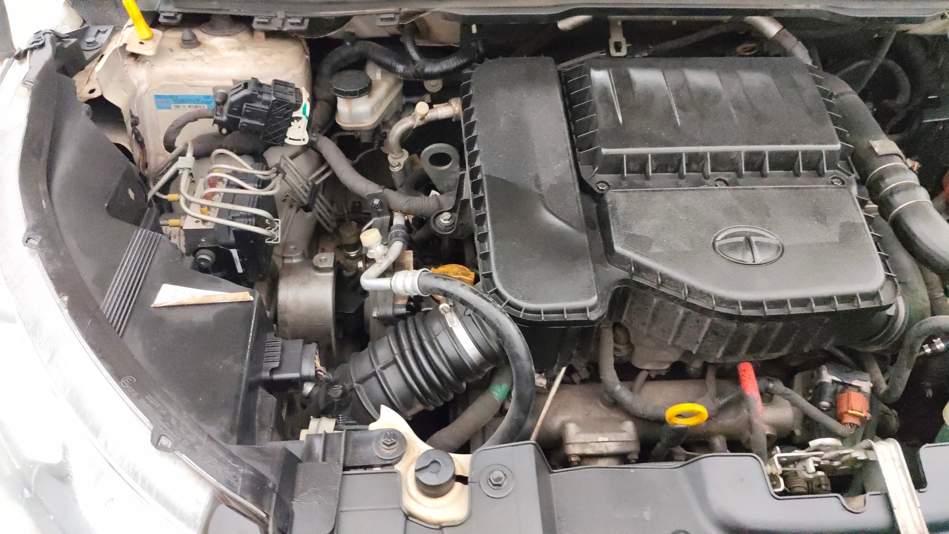 View 2021 Tata Nexon XZA Plus Diesel Image 3 Used 2021 Tata Nexon XZA Plus Diesel Image 3