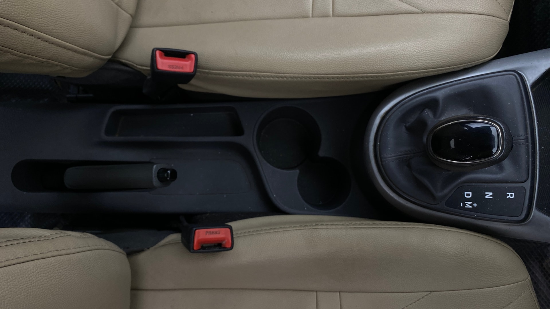 View 2020 Hyundai Grand i10 Nios Sportz Petrol AMT Image 38 Used 2020 Hyundai Grand i10 Nios Sportz Petrol AMT Image 38