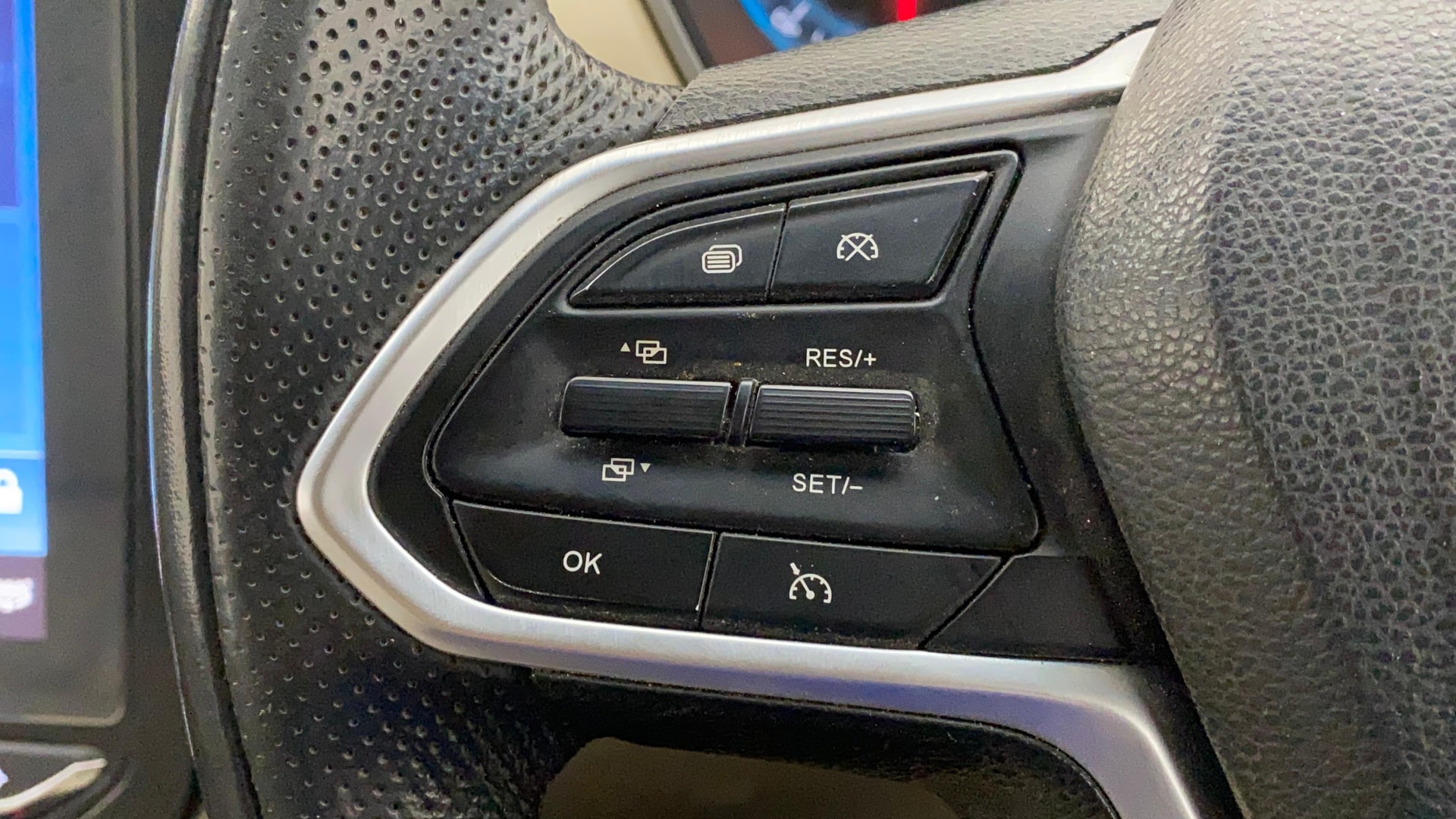 View 2021 MG Hector Sharp CVT Petrol Image 3 Used 2021 MG Hector Sharp CVT Petrol Image 3