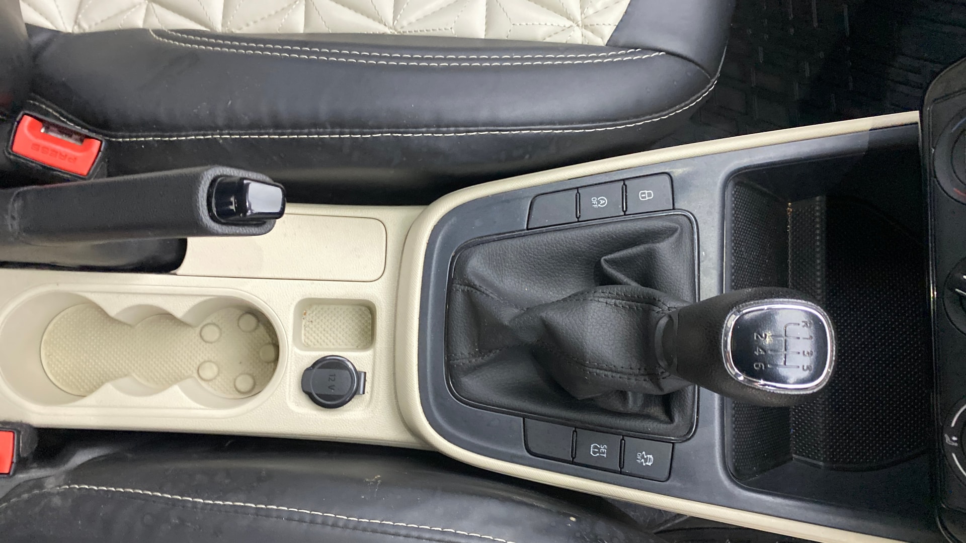 View 2025 Skoda Slavia Active 1.0 TSI MT Image 37 Used 2025 Skoda Slavia Active 1.0 TSI MT Image 37