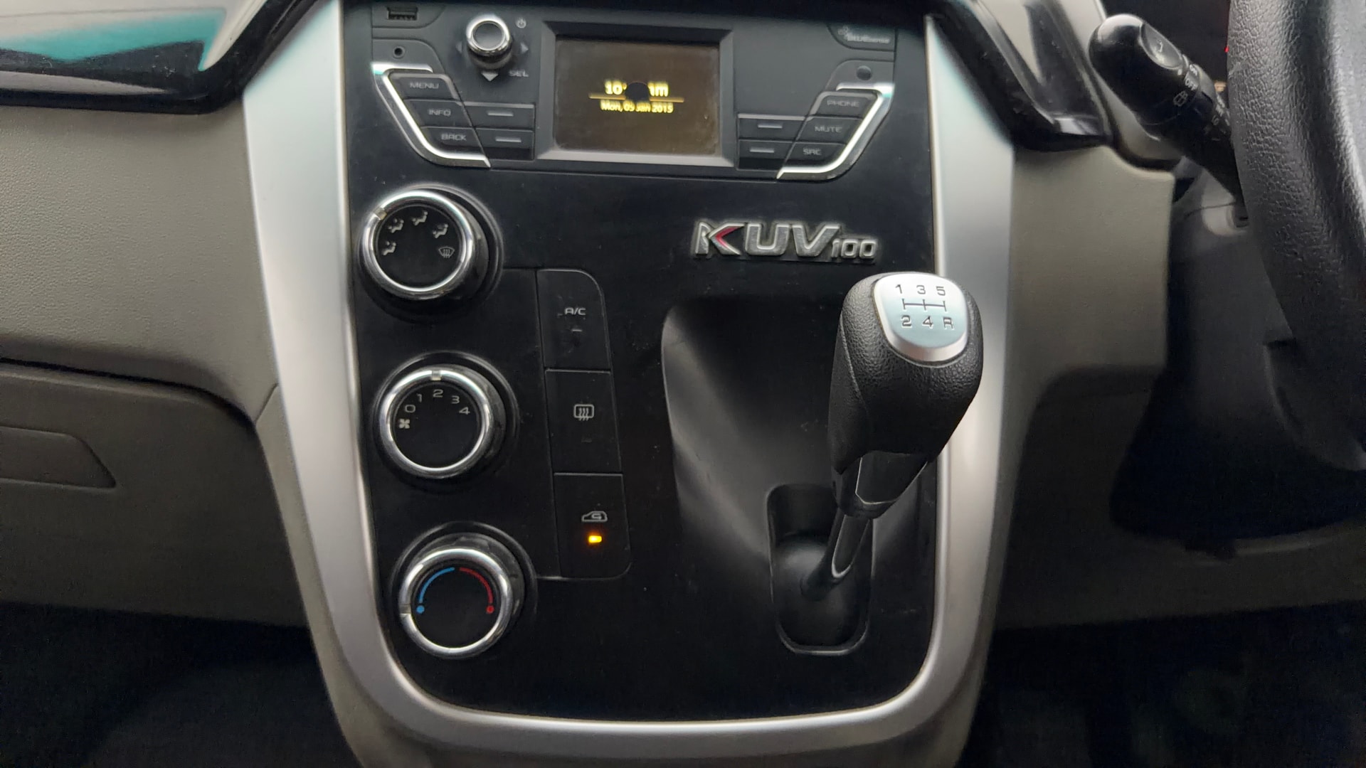 Used 2016 Mahindra KUV100 Used 2016 Mahindra KUV100
