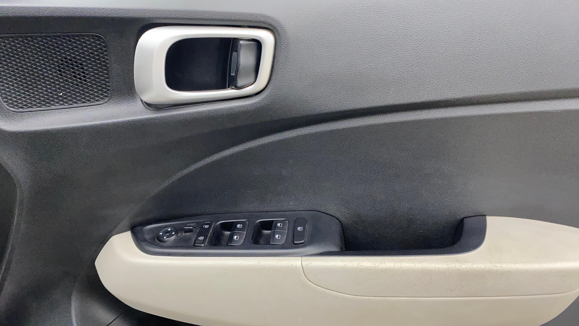 View 2022 Hyundai Venue S (O) 1.0 Turbo Petrol DCT Image 34 Used 2022 Hyundai Venue S (O) 1.0 Turbo Petrol DCT Image 34