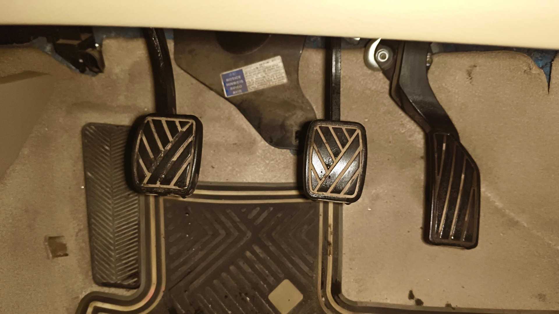 View 2016 Maruti Suzuki 1000 Base Variant Image 9 Used 2016 Maruti Suzuki 1000 Base Variant Image 9