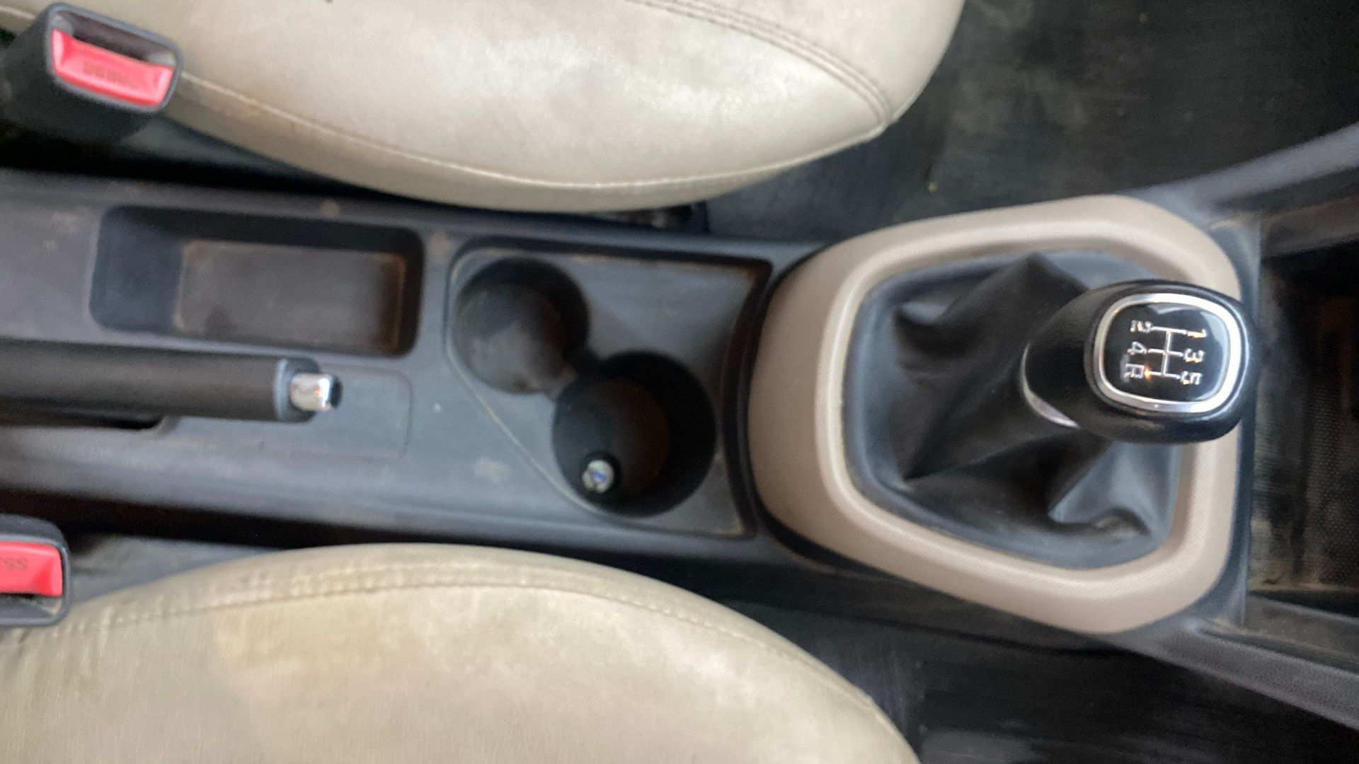 View 2017 Hyundai Xcent SX Petrol Image 37 Used 2017 Hyundai Xcent SX Petrol Image 37