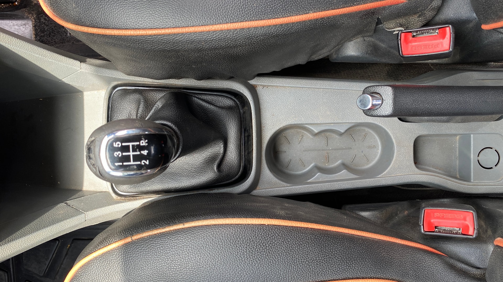 View 2018 Tata Tigor XE Diesel Image 44 Used 2018 Tata Tigor XE Diesel Image 44