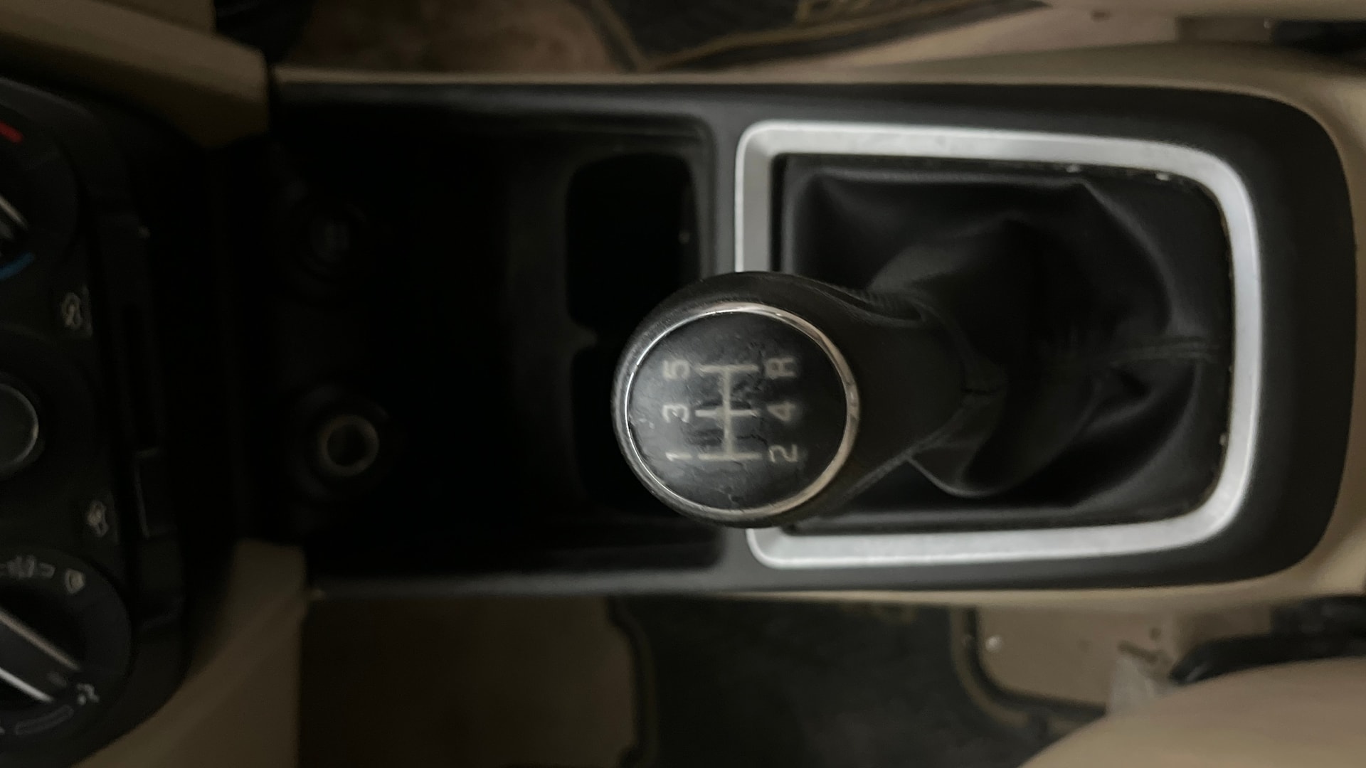 View 2021 Maruti Suzuki 1000 Base Variant Image 39 Used 2021 Maruti Suzuki 1000 Base Variant Image 39