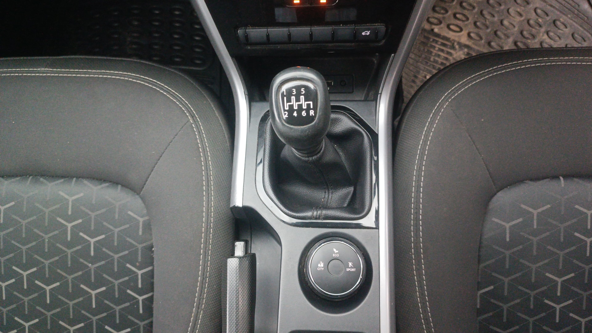 View 2022 Tata Nexon Revotron XM Image 38 Used 2022 Tata Nexon Revotron XM Image 38