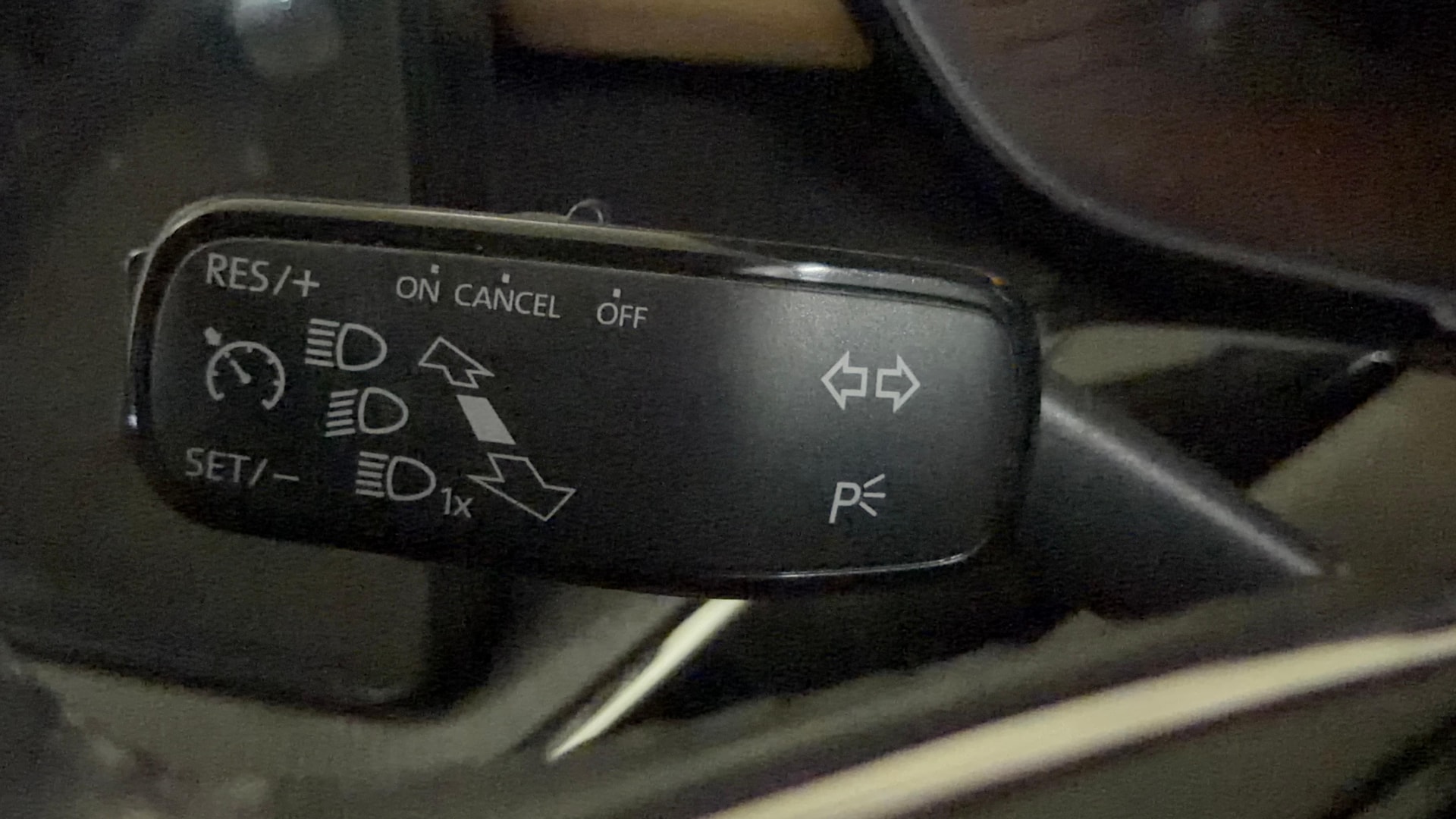 View 2022 Skoda Slavia Style 1.0 TSI MT Image 3 Used 2022 Skoda Slavia Style 1.0 TSI MT Image 3
