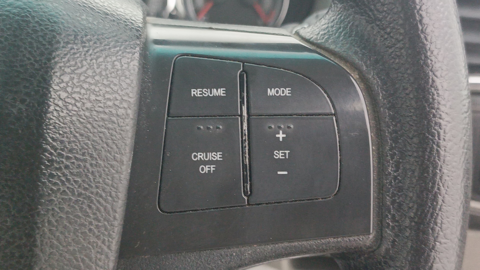 Used 2016 Mahindra NuvoSport Used 2016 Mahindra NuvoSport