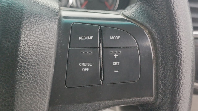 View Mahindra NuvoSport Image 3 Used Mahindra NuvoSport Image 3