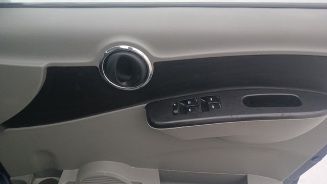 View Mahindra NuvoSport Image 34 Used Mahindra NuvoSport Image 34