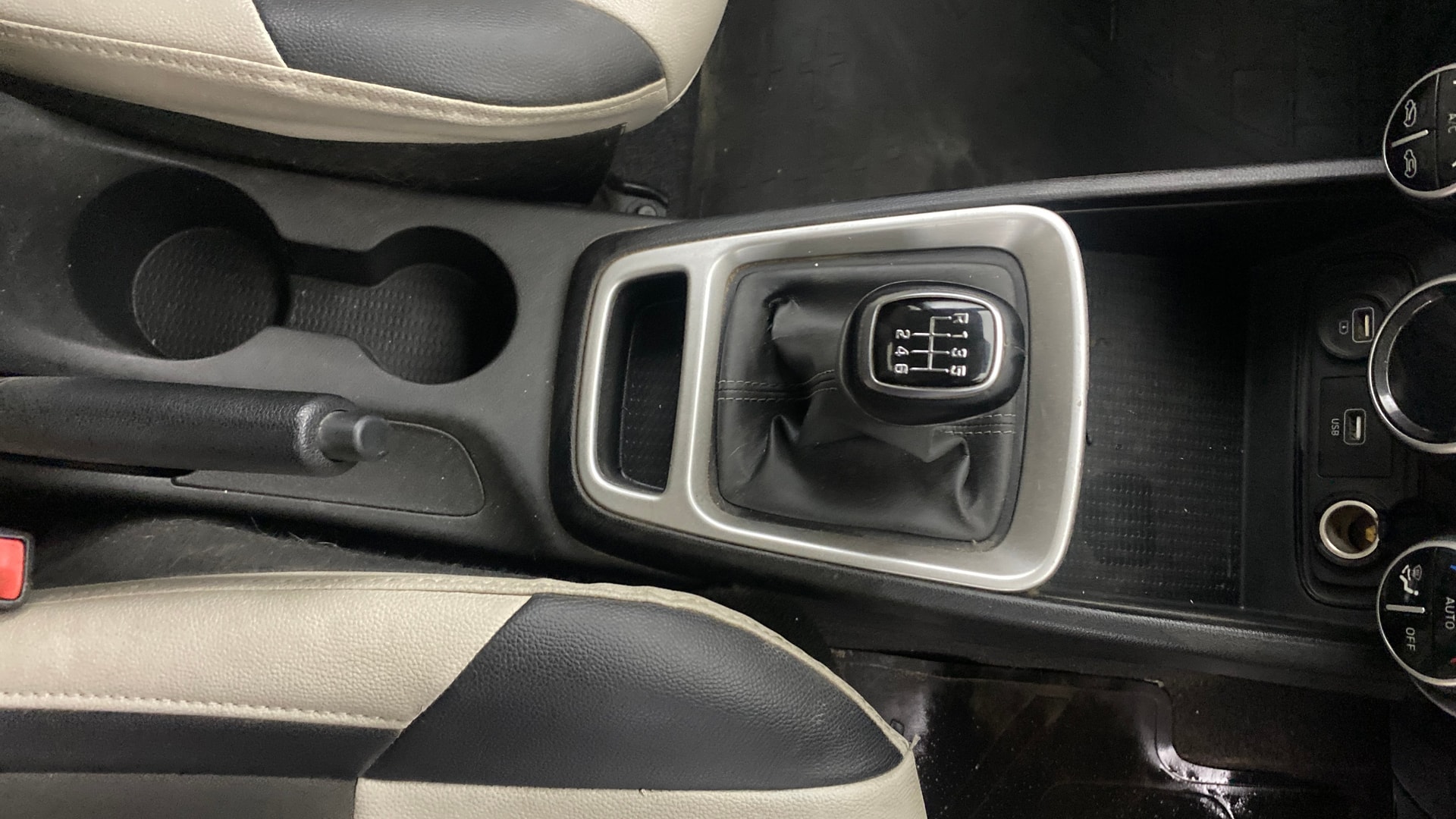 View 2019 Hyundai Venue SX 1.0 Petrol Image 40 Used 2019 Hyundai Venue SX 1.0 Petrol Image 40