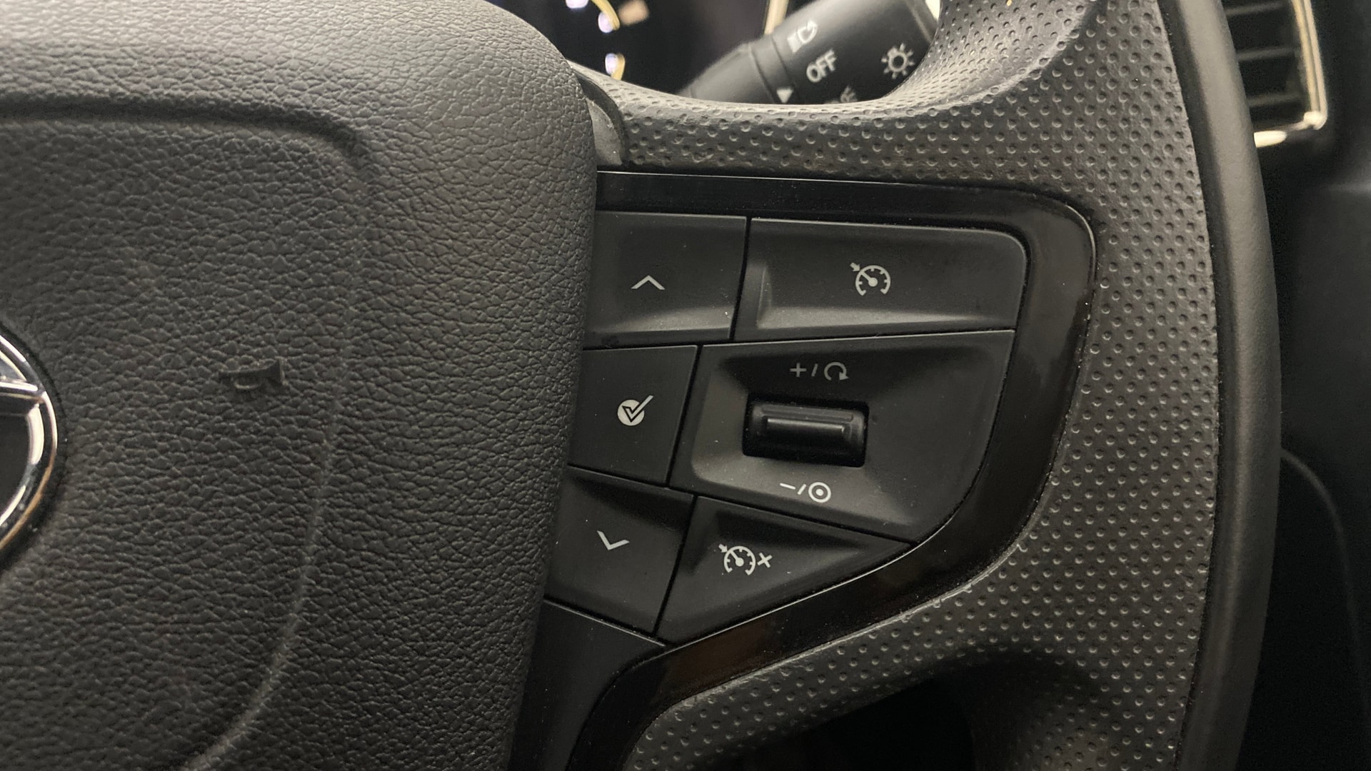 View 2023 Tata Harrier XZA Plus Option Dark Edition Image 3 Used 2023 Tata Harrier XZA Plus Option Dark Edition Image 3