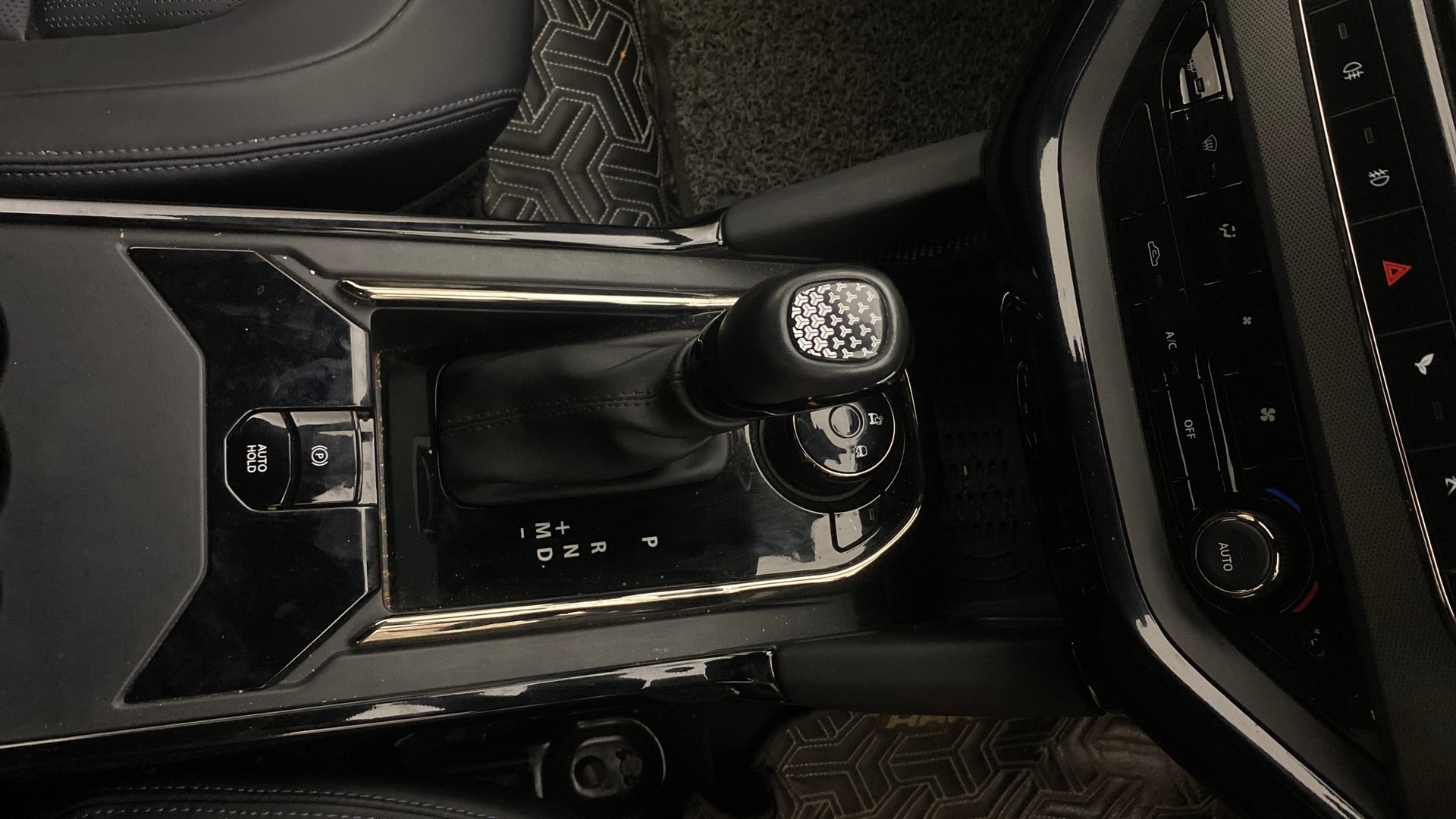 View 2023 Tata Harrier XZA Plus Option Dark Edition Image 41 Used 2023 Tata Harrier XZA Plus Option Dark Edition Image 41
